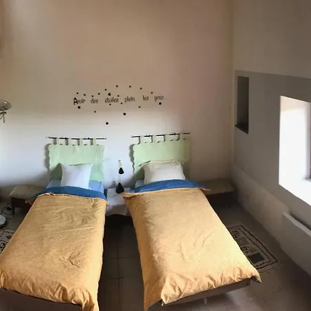 Maison Familiale Au Coeur D'un Village Typique *